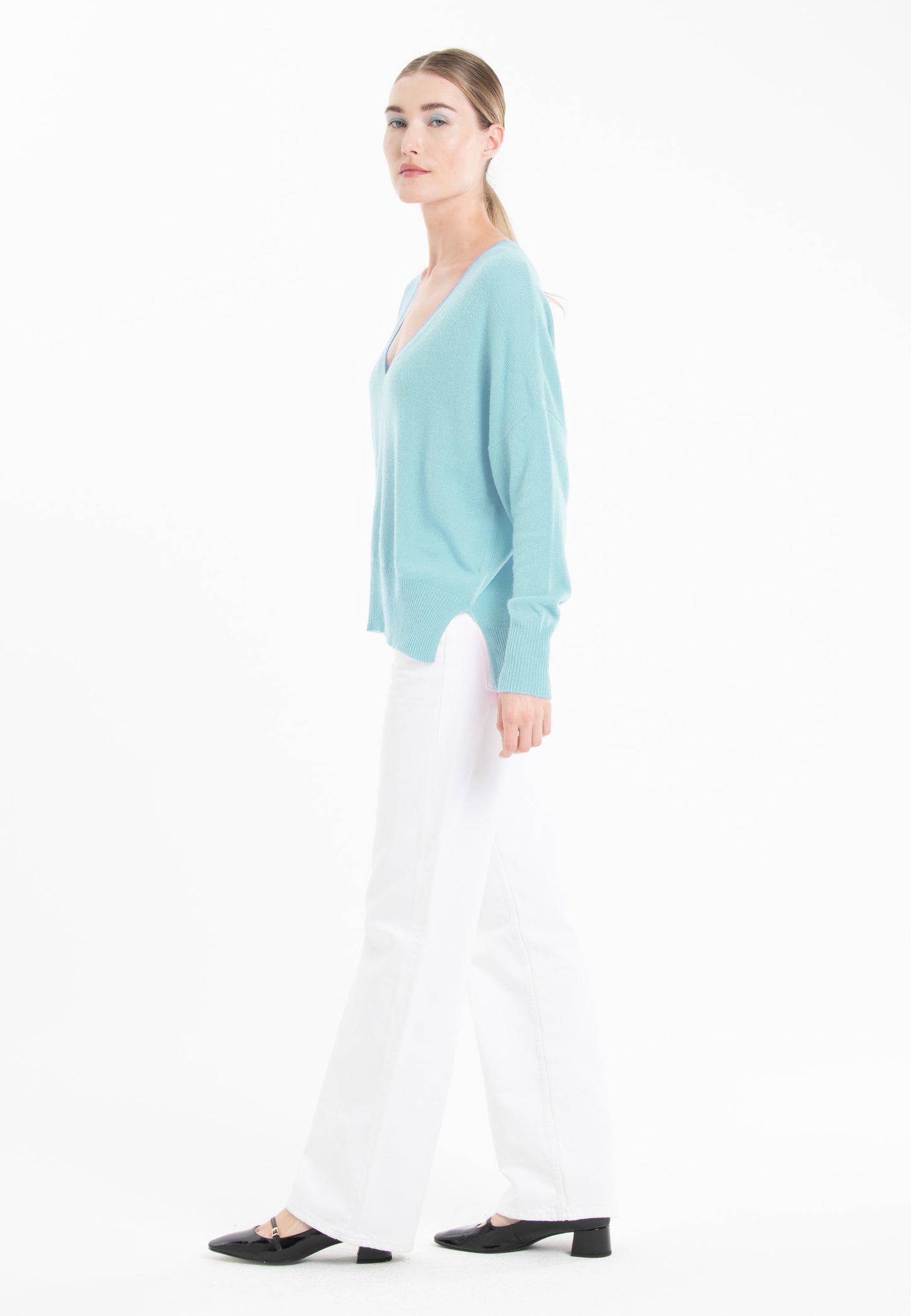 Women's turquoise cashmere V-neck sweater - RIA 3