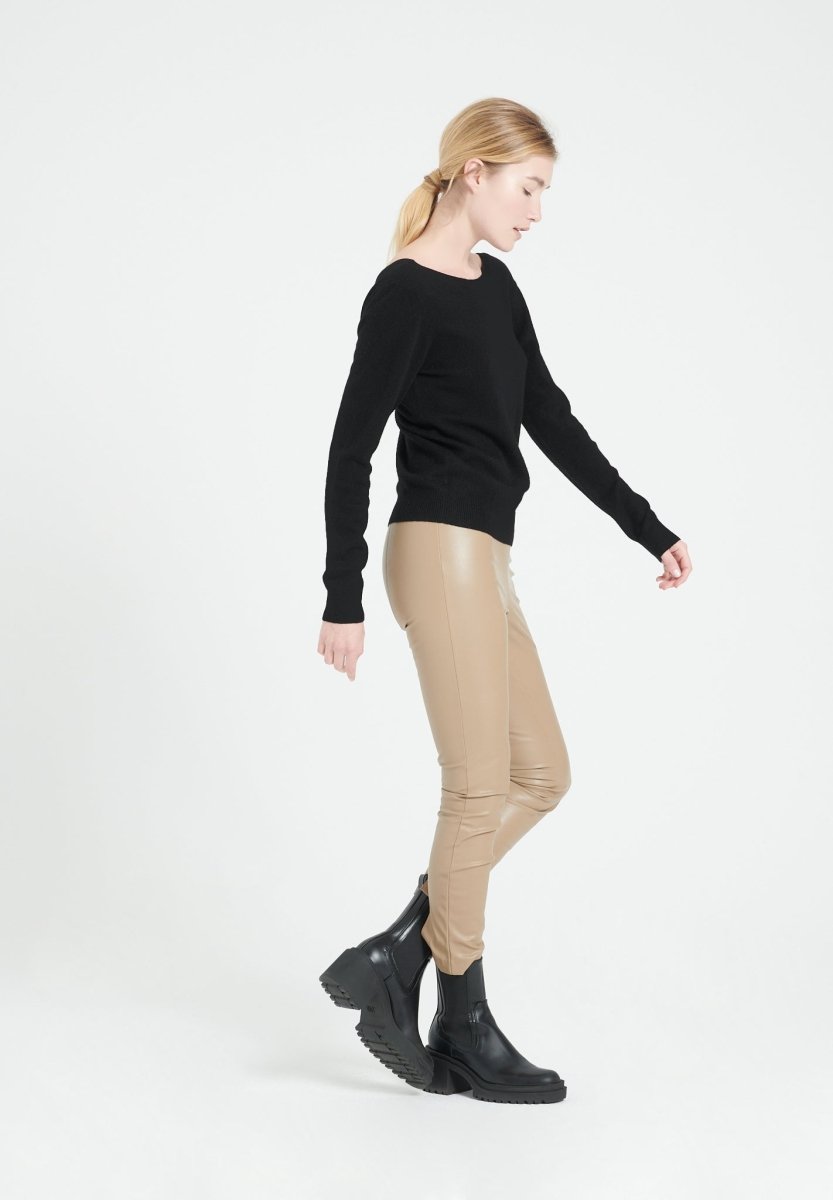MIA 7 Pull décolleté en V dans le dos en cachemire noir - Studio cashmere8