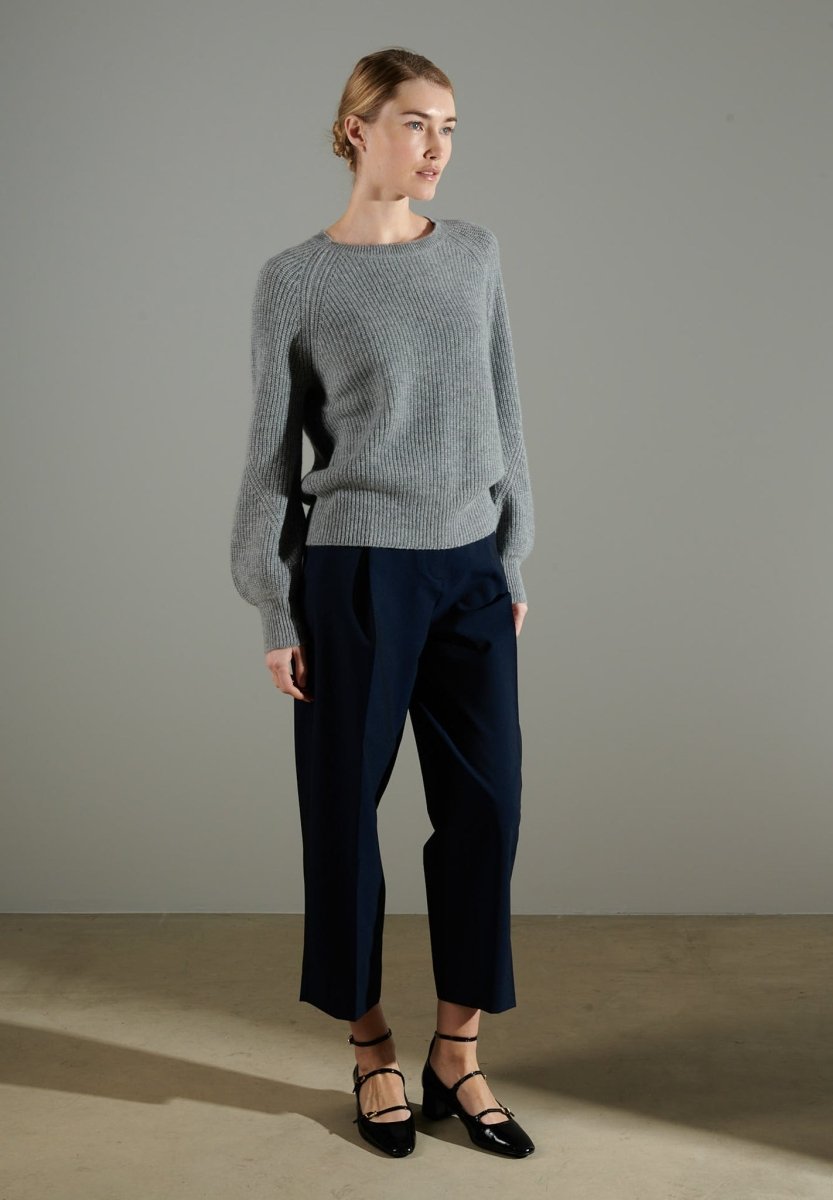 NAMI 6 Pull col rond manches raglan 4 fils en cachemire gris clair - Studio cashmere8