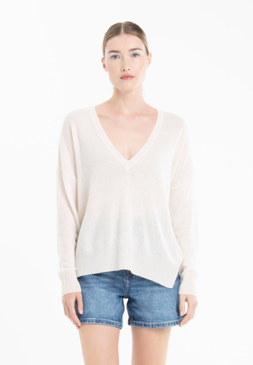 Pull col V cachemire blanc écru/rose barbie femme - NAMI 23 - Studio cashmere8