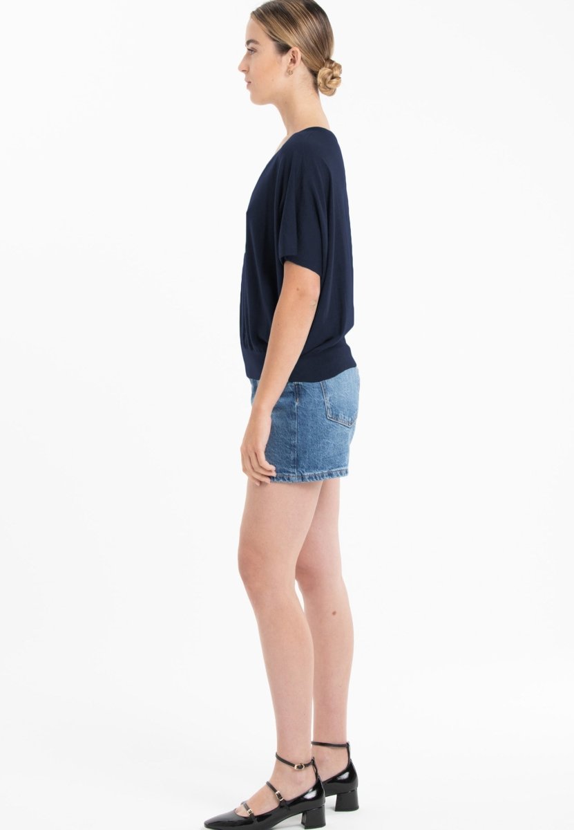 Pull col V manches chauve souris ultrafin cachemire et laine bleu marine femme - KELLY 6 - Studio cashmere8