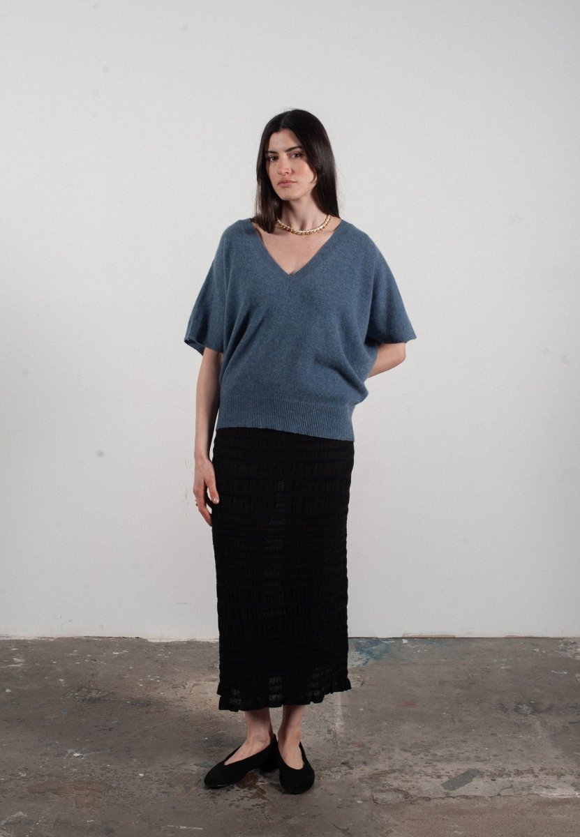 Pull col V manches chave souris femme en cachemire bleu foncé - RIA 25 - Studio cashmere8