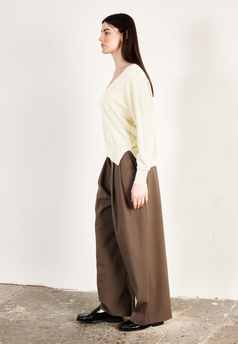 Pull col V oversize ultrafin cachemire et laine blanc écru femme - KELLY 10 - Studio cashmere8