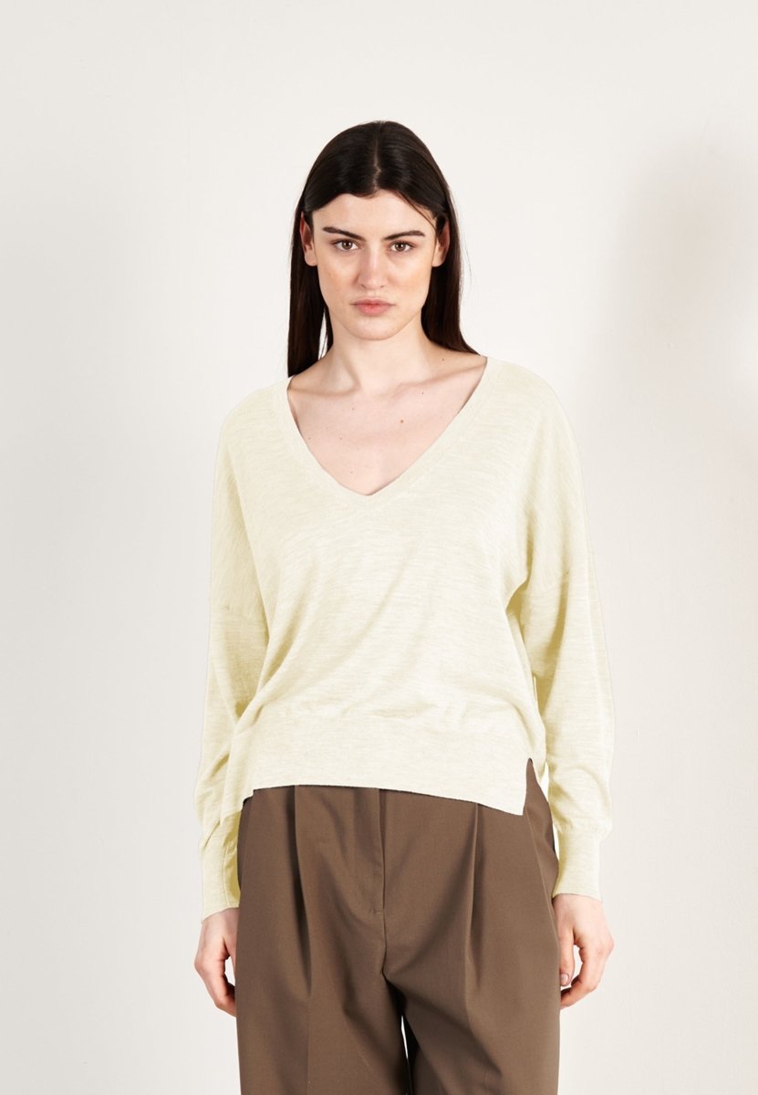 Pull col V oversize ultrafin cachemire et laine blanc écru femme - KELLY 10 - Studio cashmere8