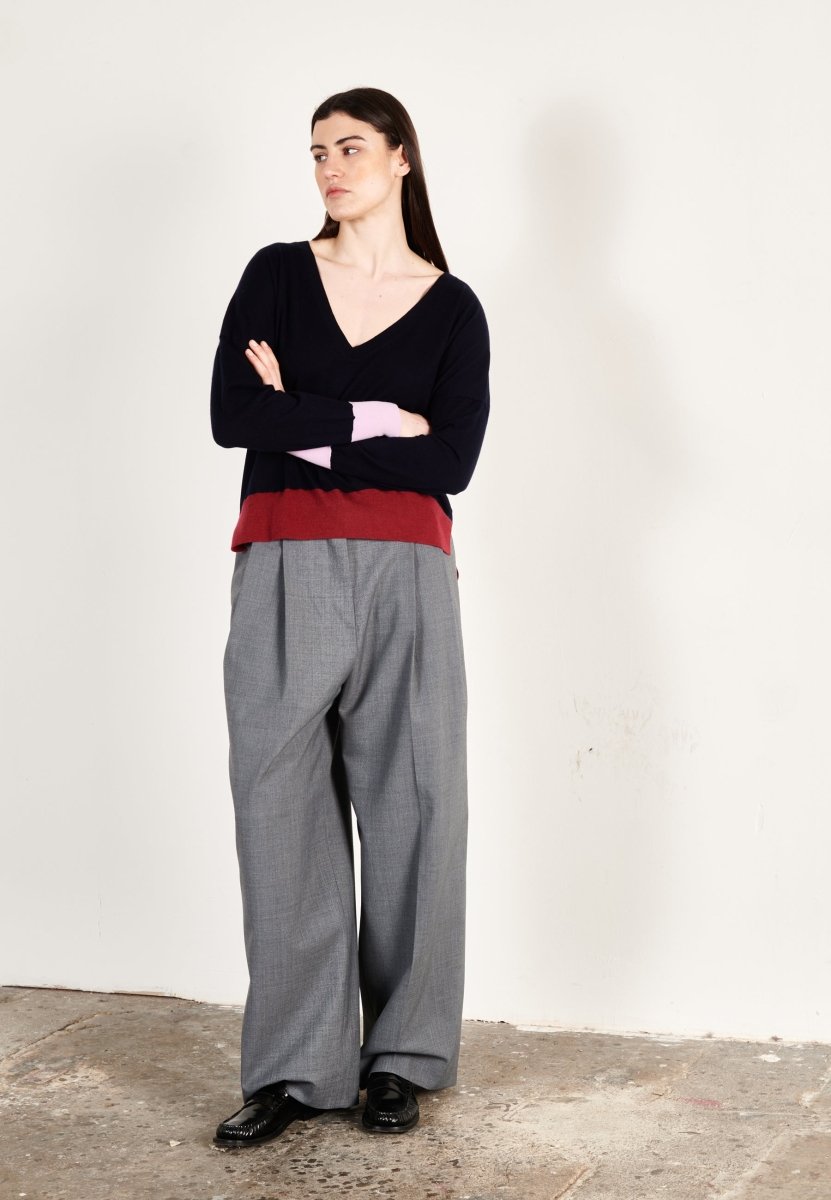 Pull col V oversize ultrafin cachemire et laine bleu marine/lavande/rouge femme - KELLY 10 - Studio cashmere8