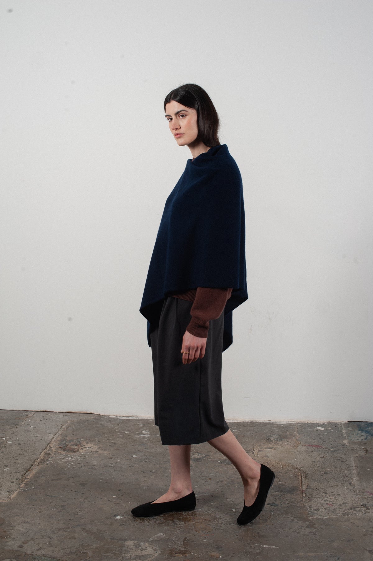 Poncho femme en cachemire bleu marine - LILLY 9