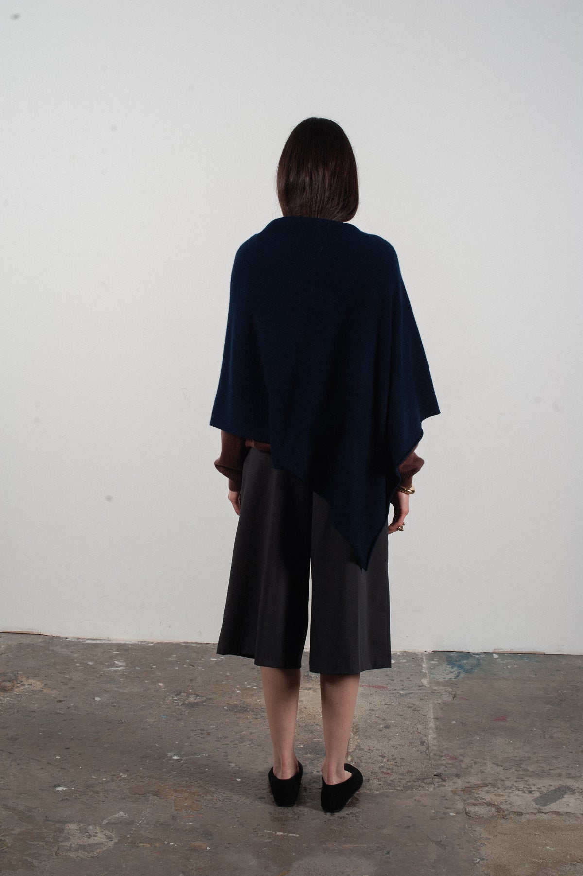 Poncho femme en cachemire bleu marine - LILLY 9