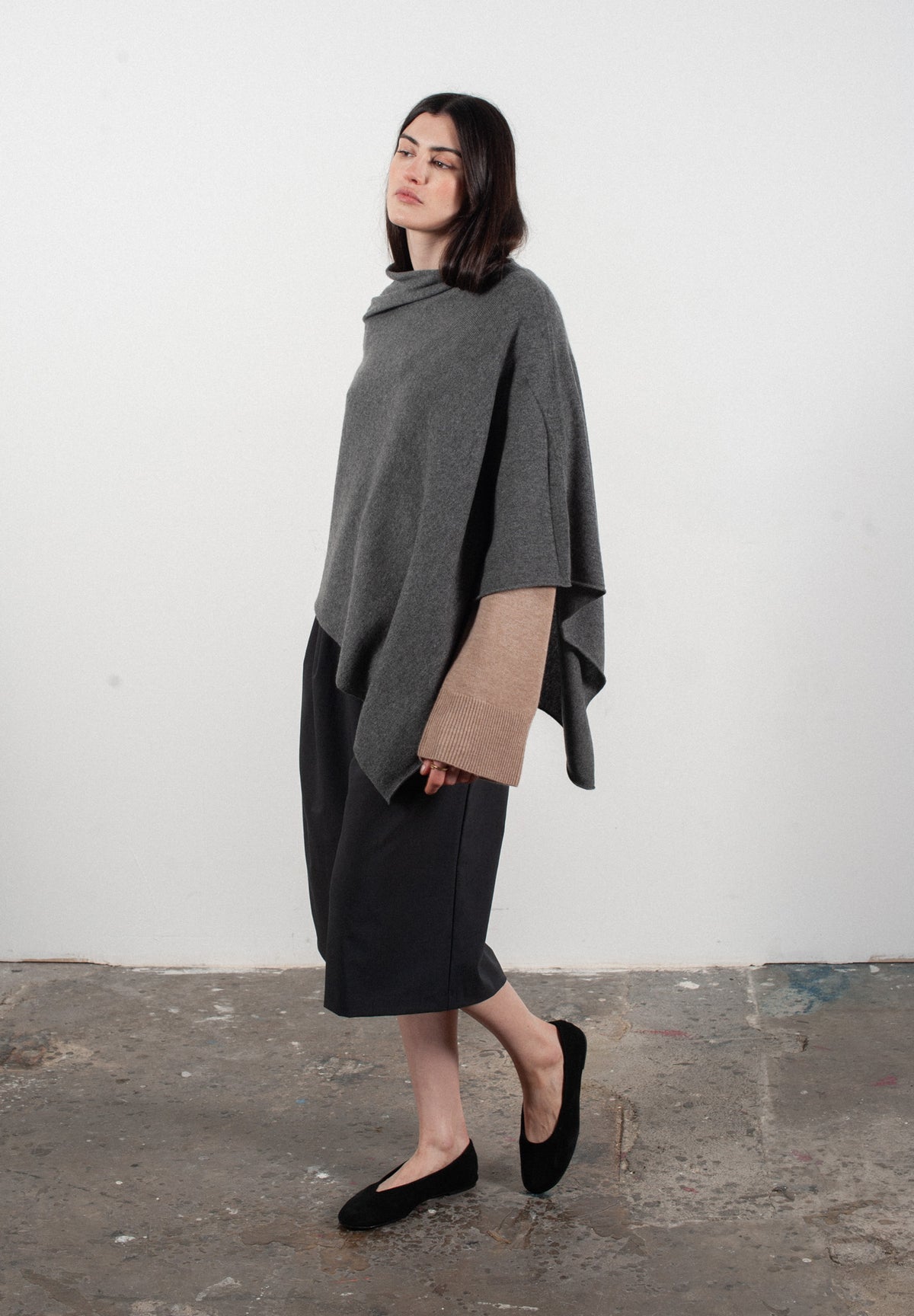 Women's charcoal grey cashmere poncho - LILLY 9