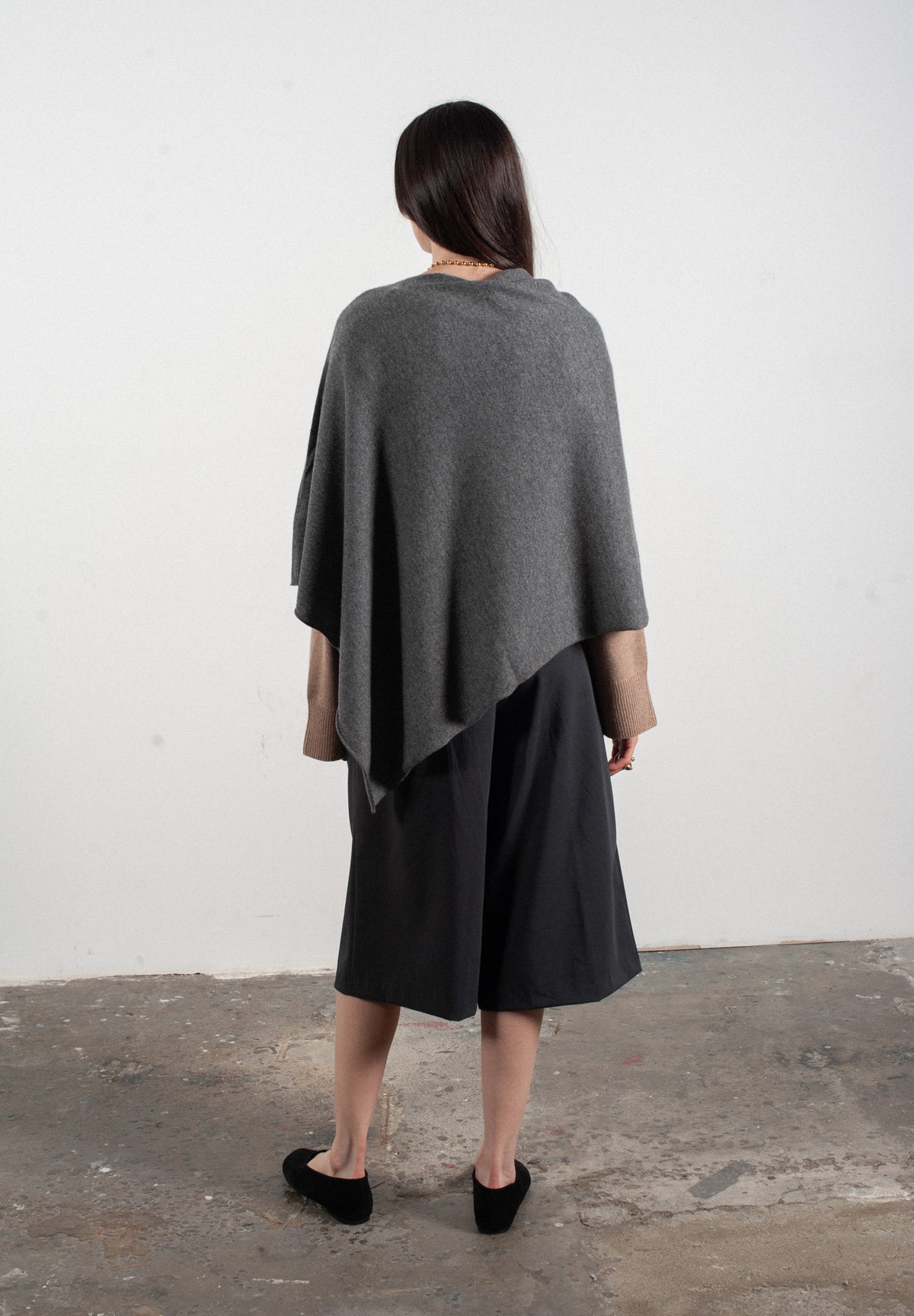 Women's charcoal grey cashmere poncho - LILLY 9