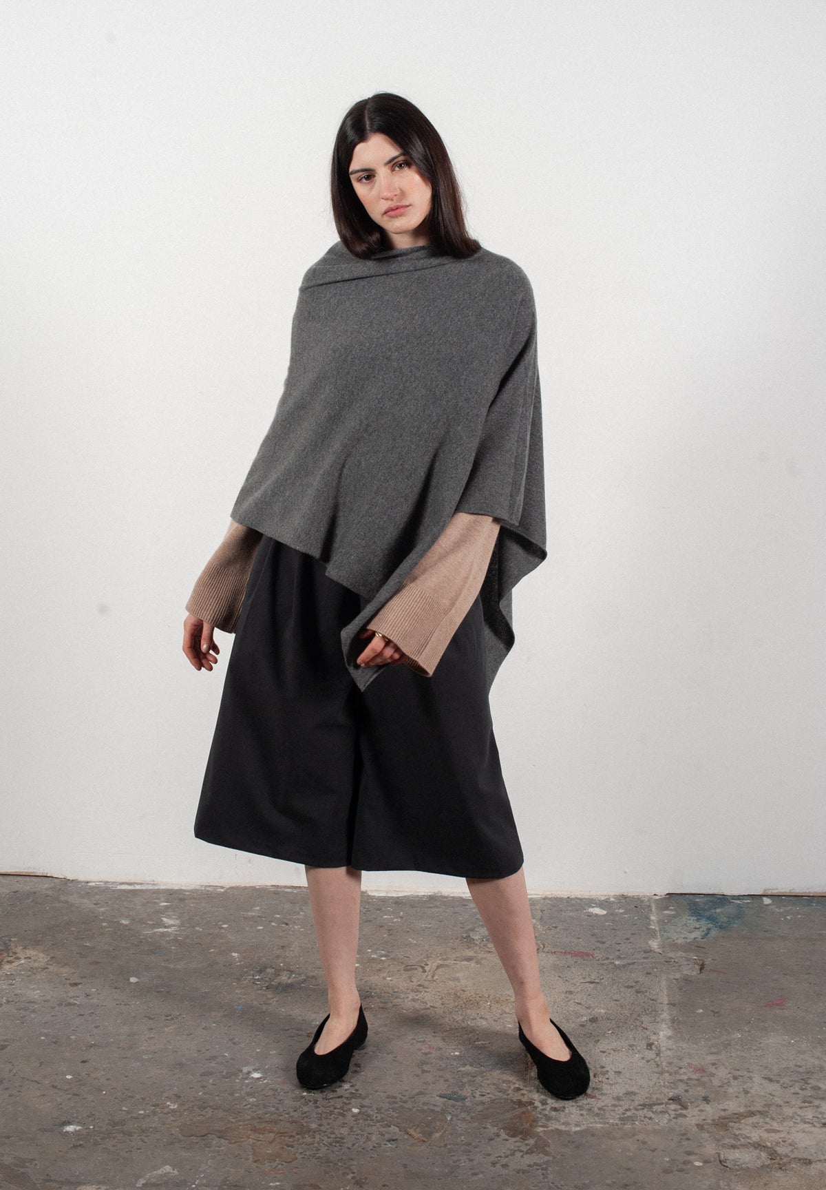 Women's charcoal grey cashmere poncho - LILLY 9