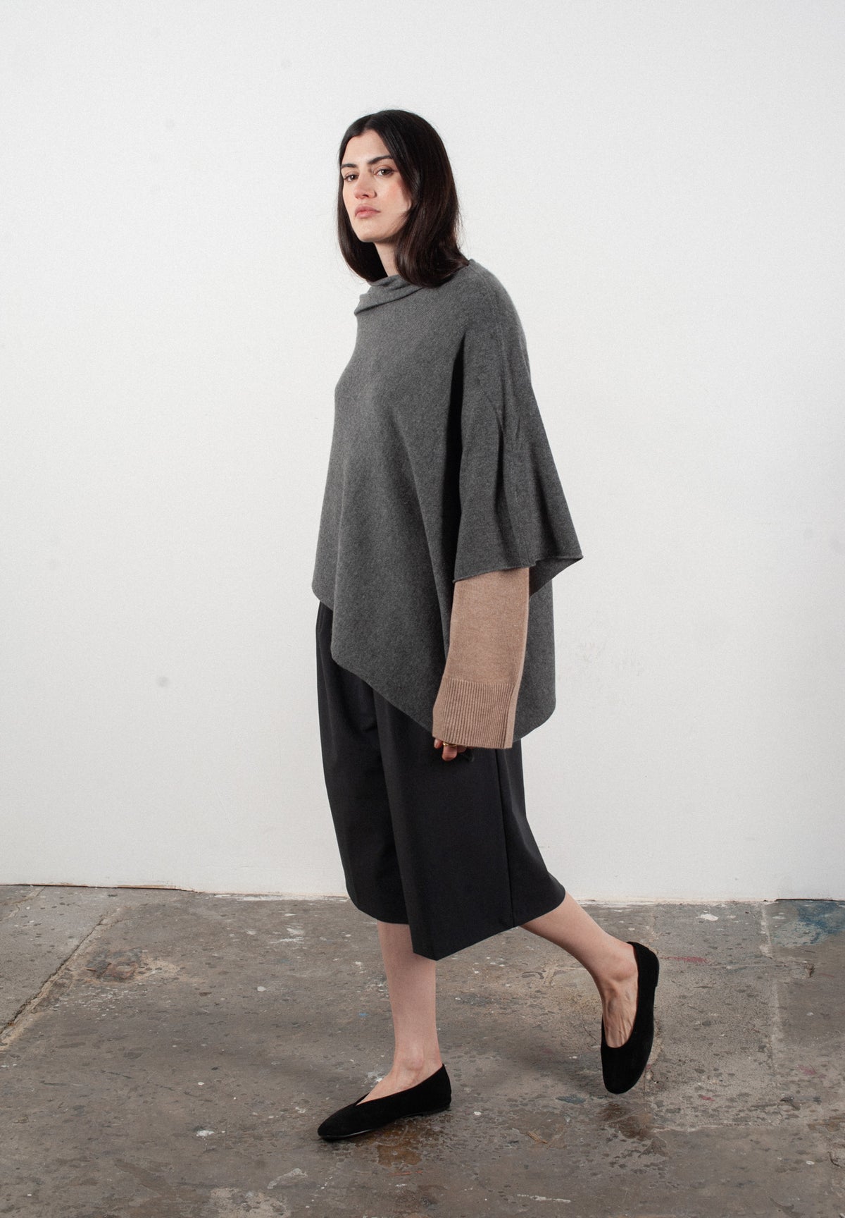 Women's charcoal grey cashmere poncho - LILLY 9