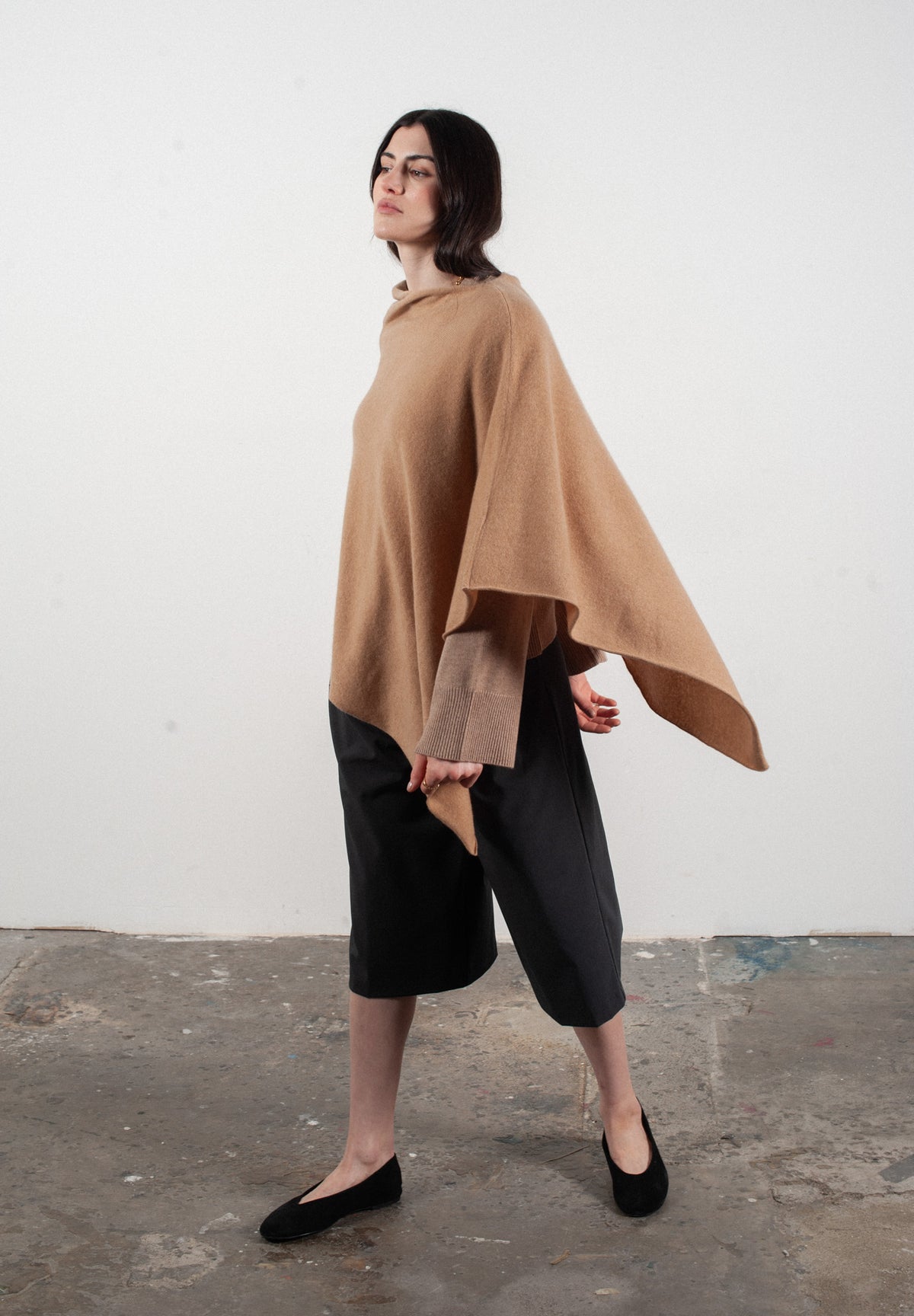 Poncho femme en cachemire camel - LILLY 9 - Studio Cashmere8