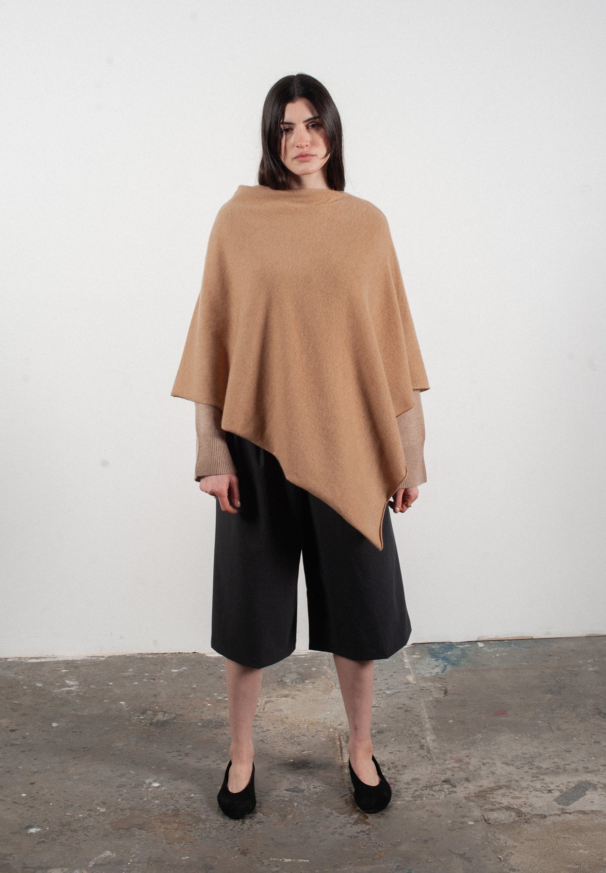Poncho femme en cachemire camel - LILLY 9 - Studio Cashmere8
