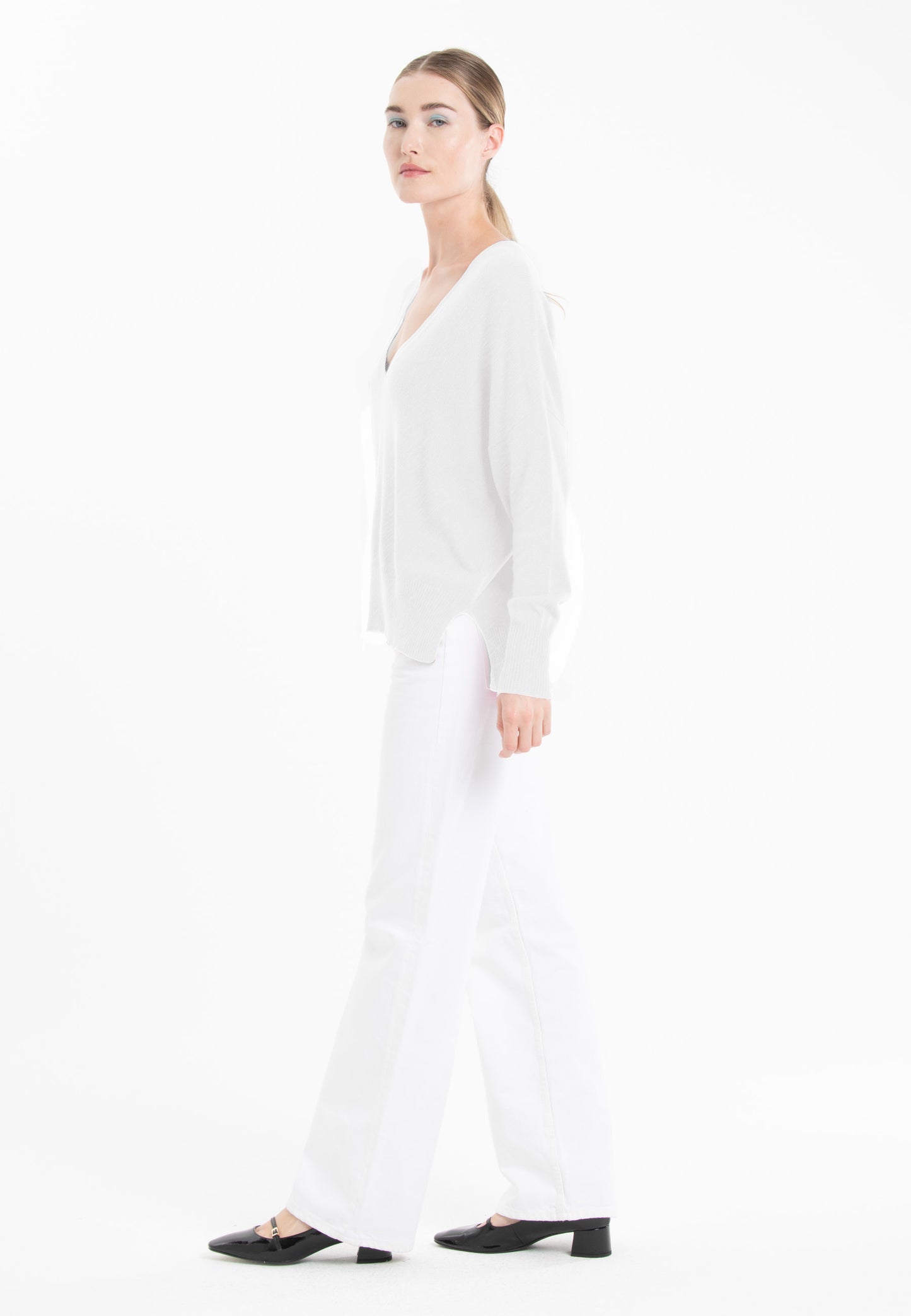 Pull col V oversize ultrafin cachemire et laine blanc femme - KELLY 10