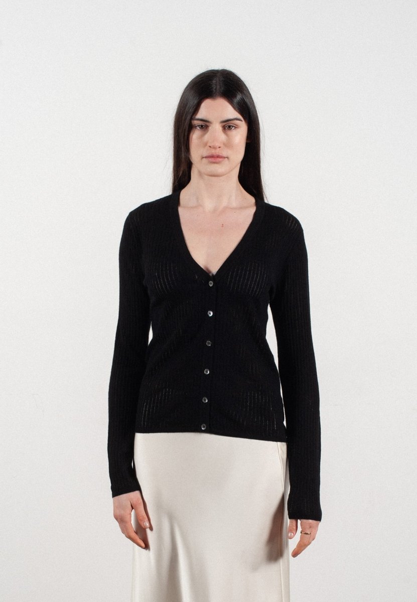 Cardigan col V femme en cachemire et laine ajouré ultrafin noir - FRIDA 3 - Studio cashmere8