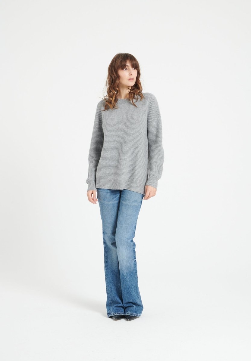 Pull moelleux col rond fleurs brodées Beige Pull moelleux col rond fleurs brodées Beige