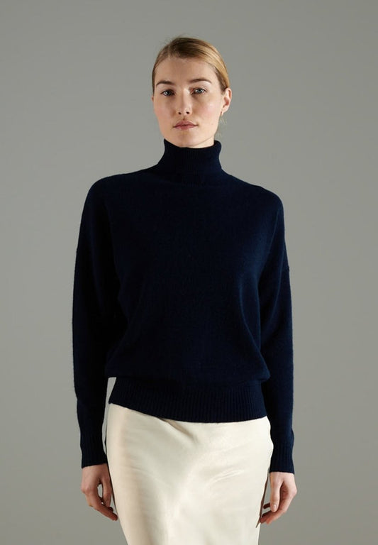 NAMI 7 Pull col roulé oversize en cachemire bleu marine - Studio cashmere8