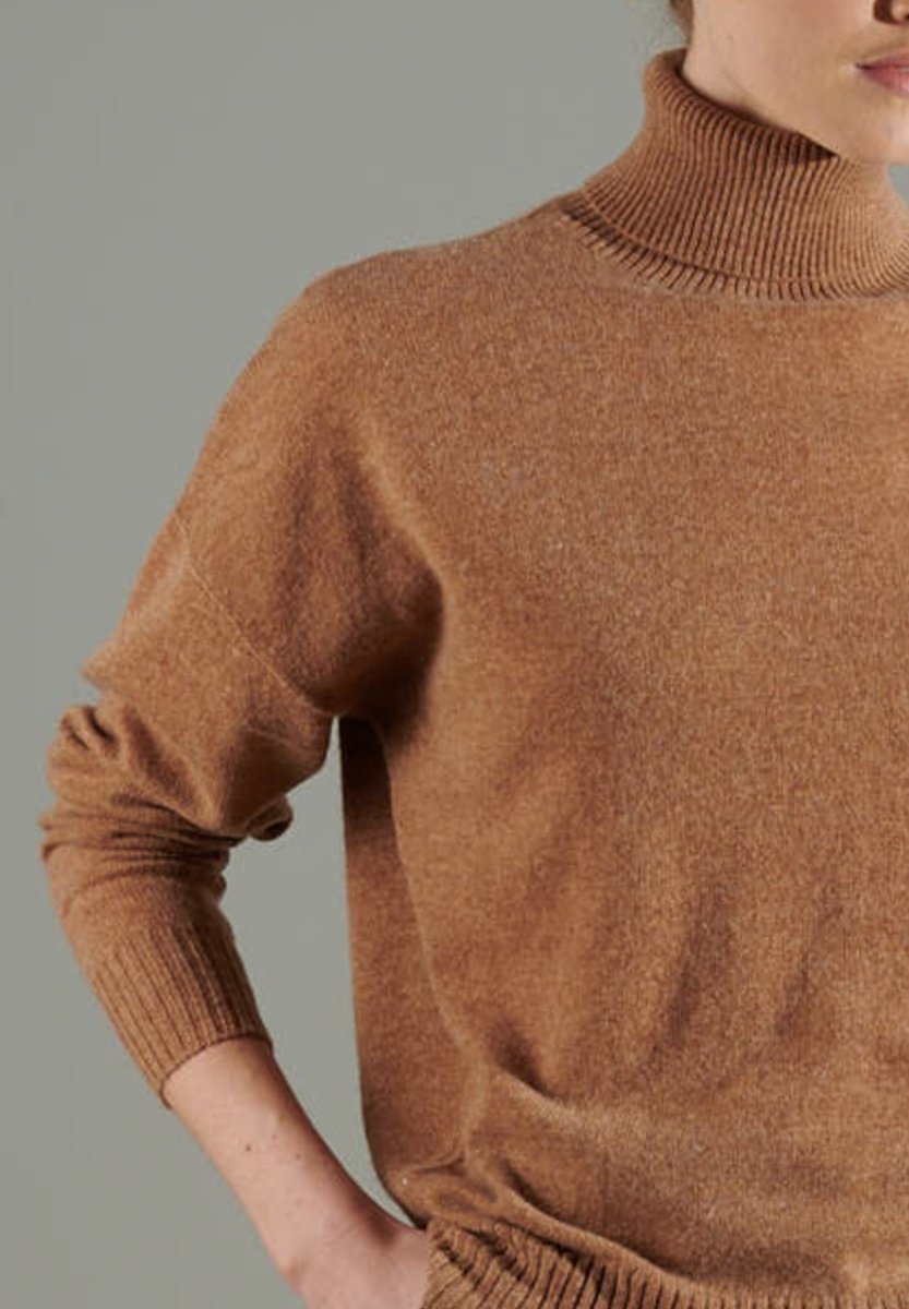 NAMI 7 Pull col roulé oversize en cachemire camel - Studio cashmere8