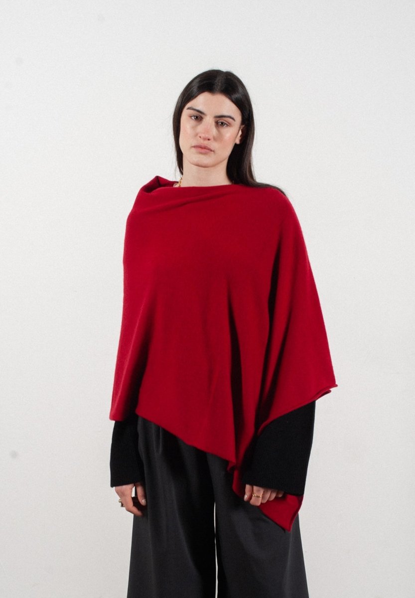 Poncho femme en cachemire rouge - LILLY 9 - Studio Cashmere8