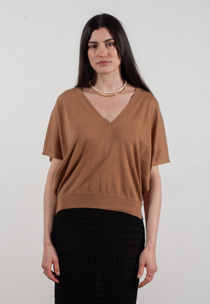 Pull col V à manches chauve souris femme en cachemire & laine ultrafin camel - KELLY 6 - Studio cashmere8