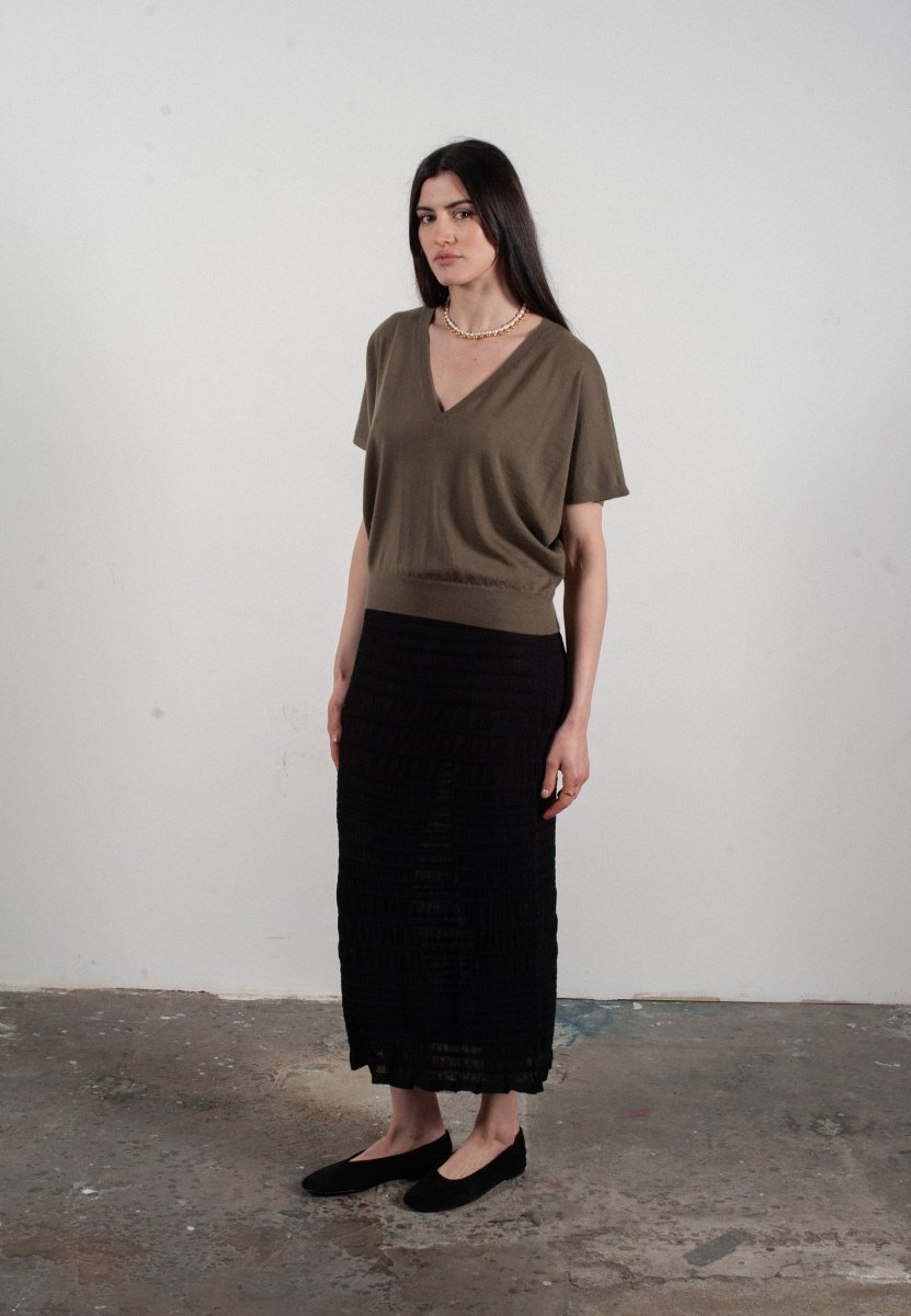 Pull col V à manches chauve souris femme en cachemire & laine ultrafin kaki militaire - KELLY 6 - Studio cashmere8
