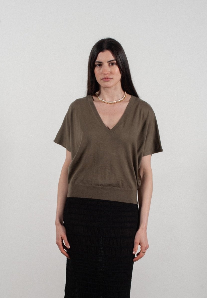 Pull col V à manches chauve souris femme en cachemire & laine ultrafin kaki militaire - KELLY 6 - Studio cashmere8
