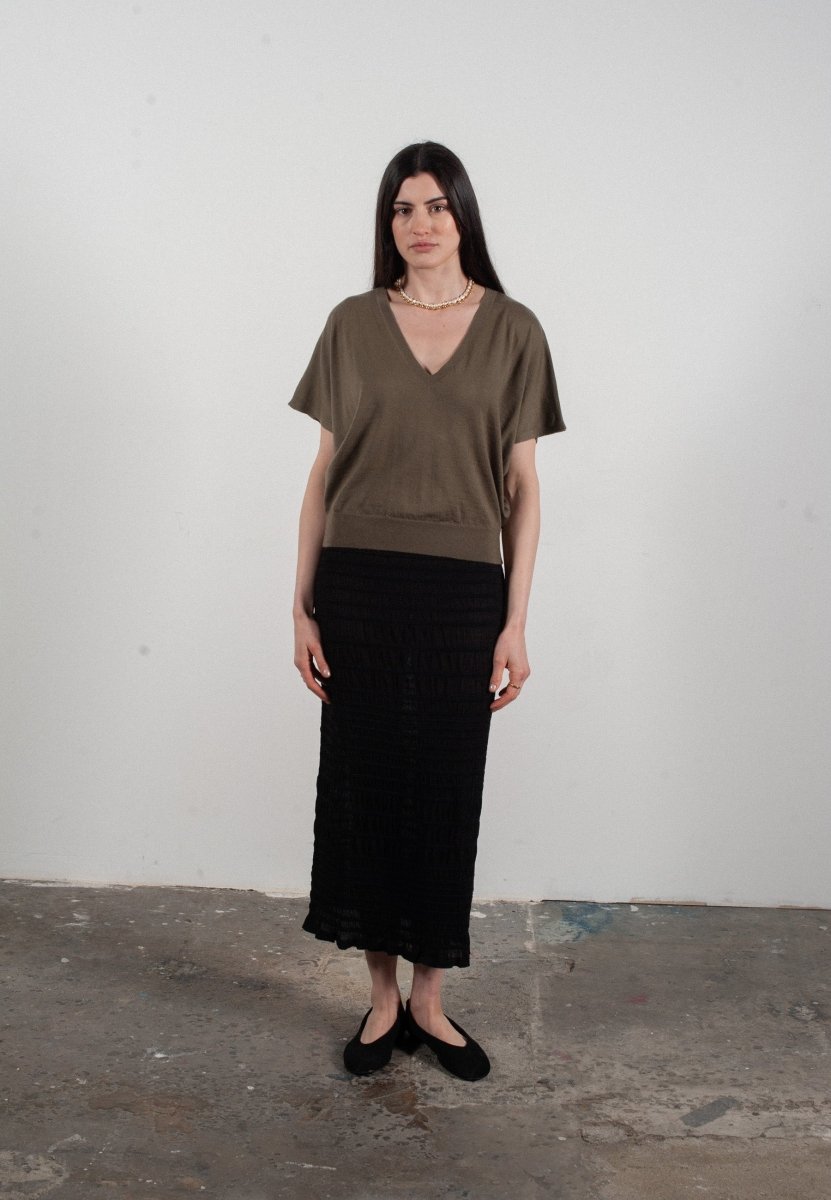 Pull col V à manches chauve souris femme en cachemire & laine ultrafin kaki militaire - KELLY 6 - Studio cashmere8