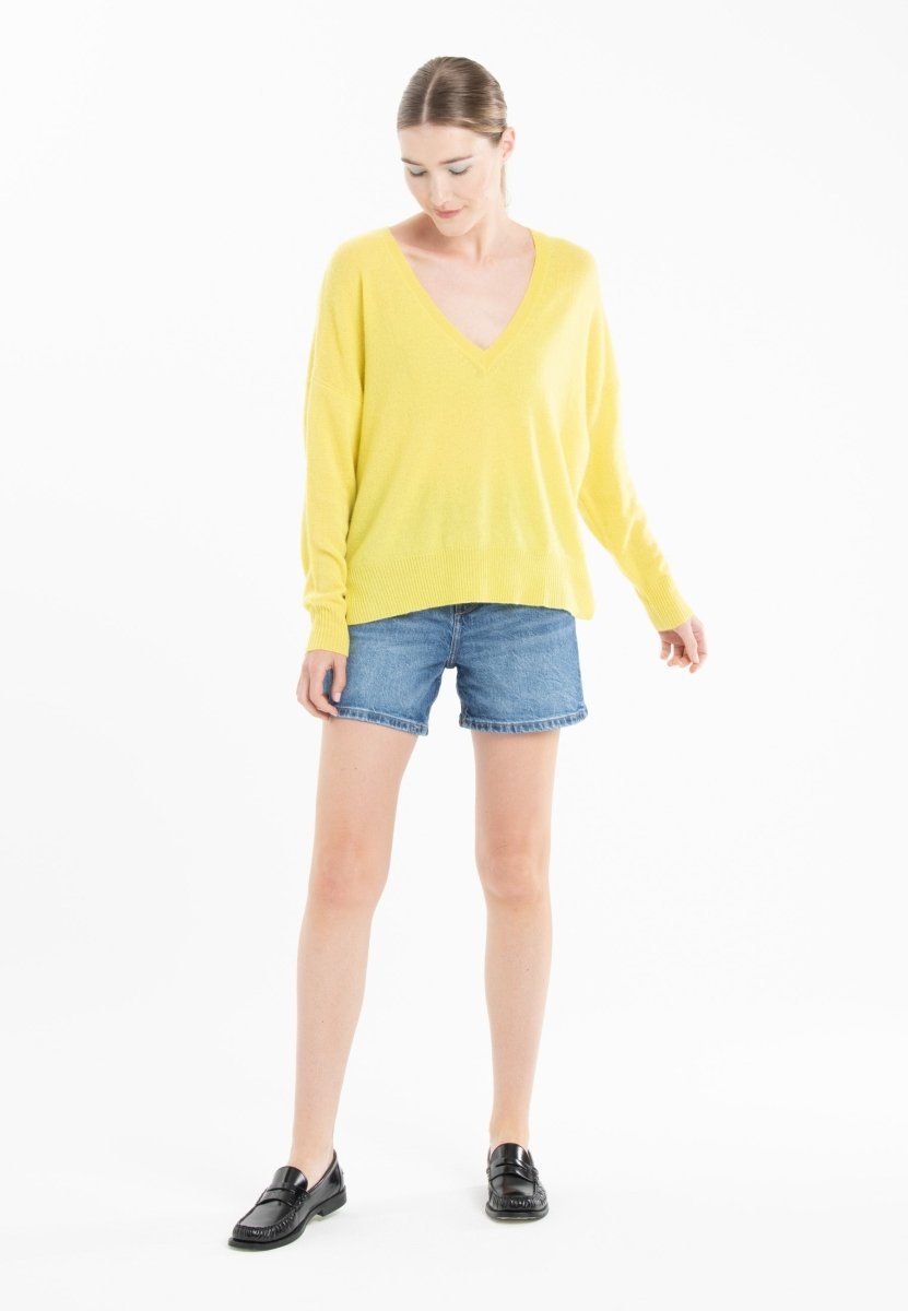 Pull col V cachemire jaune fluo/rose barbie femme - NAMI 23 - Studio cashmere8