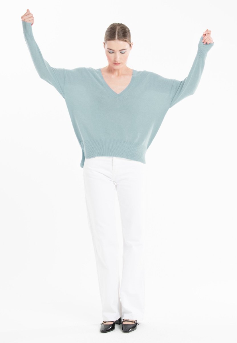 Pull col V cachemire vert d'eau femme - RIA 3 - Studio cashmere8