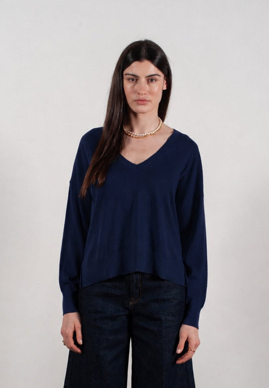 Pull col V femme en cachemire & laine ultrafin bleu marine - KELLY 10 - Studio Cashmere8