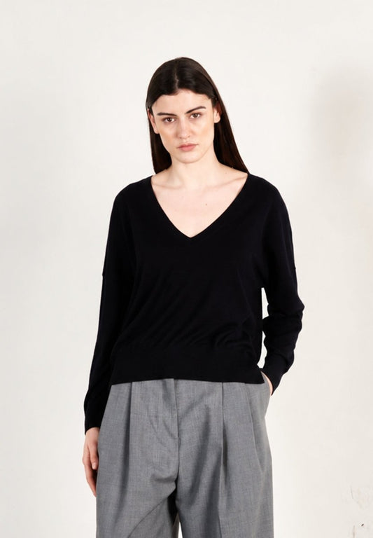 Pull col V femme en cachemire & laine ultrafin noir - KELLY 10 - Studio Cashmere8