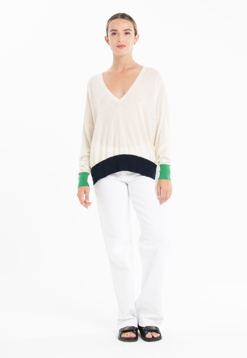 Pull col V oversize ultrafin cachemire et laine blanc/vert/bleu marine femme - KELLY 10 - Studio cashmere8