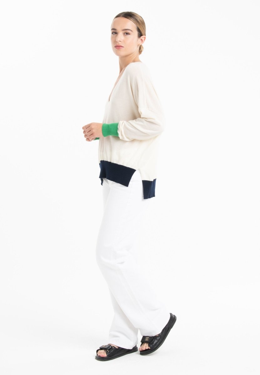 Pull col V oversize ultrafin cachemire et laine blanc/vert/bleu marine femme - KELLY 10 - Studio cashmere8