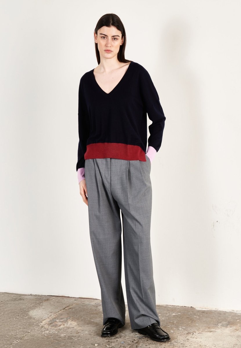 Pull col V oversize ultrafin cachemire et laine bleu marine/lavande/rouge femme - KELLY 10 - Studio cashmere8