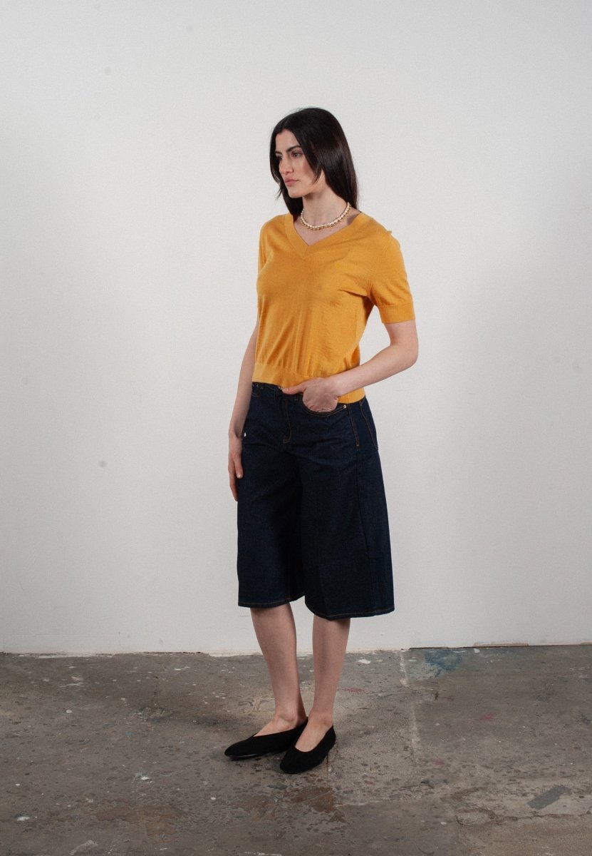 T-shirt col V manches courtes femme en cachemire et laine ultrafin jaune - FRIDA 10 - Studio cashmere8