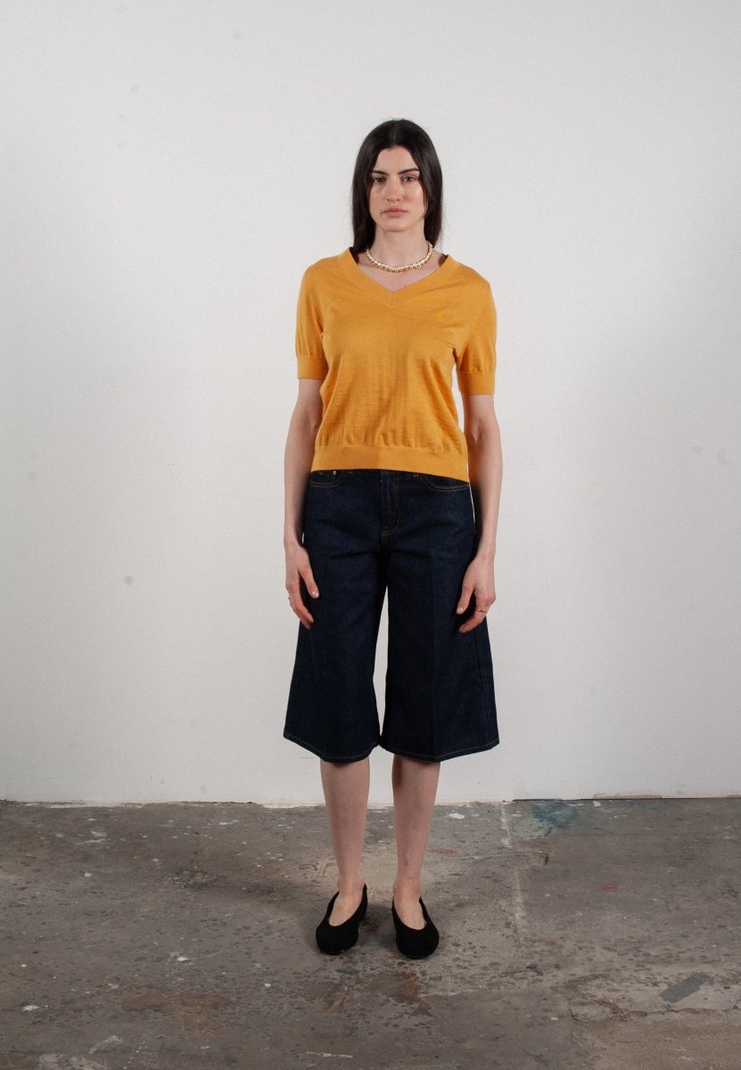 T-shirt col V manches courtes femme en cachemire et laine ultrafin jaune - FRIDA 10 - Studio cashmere8
