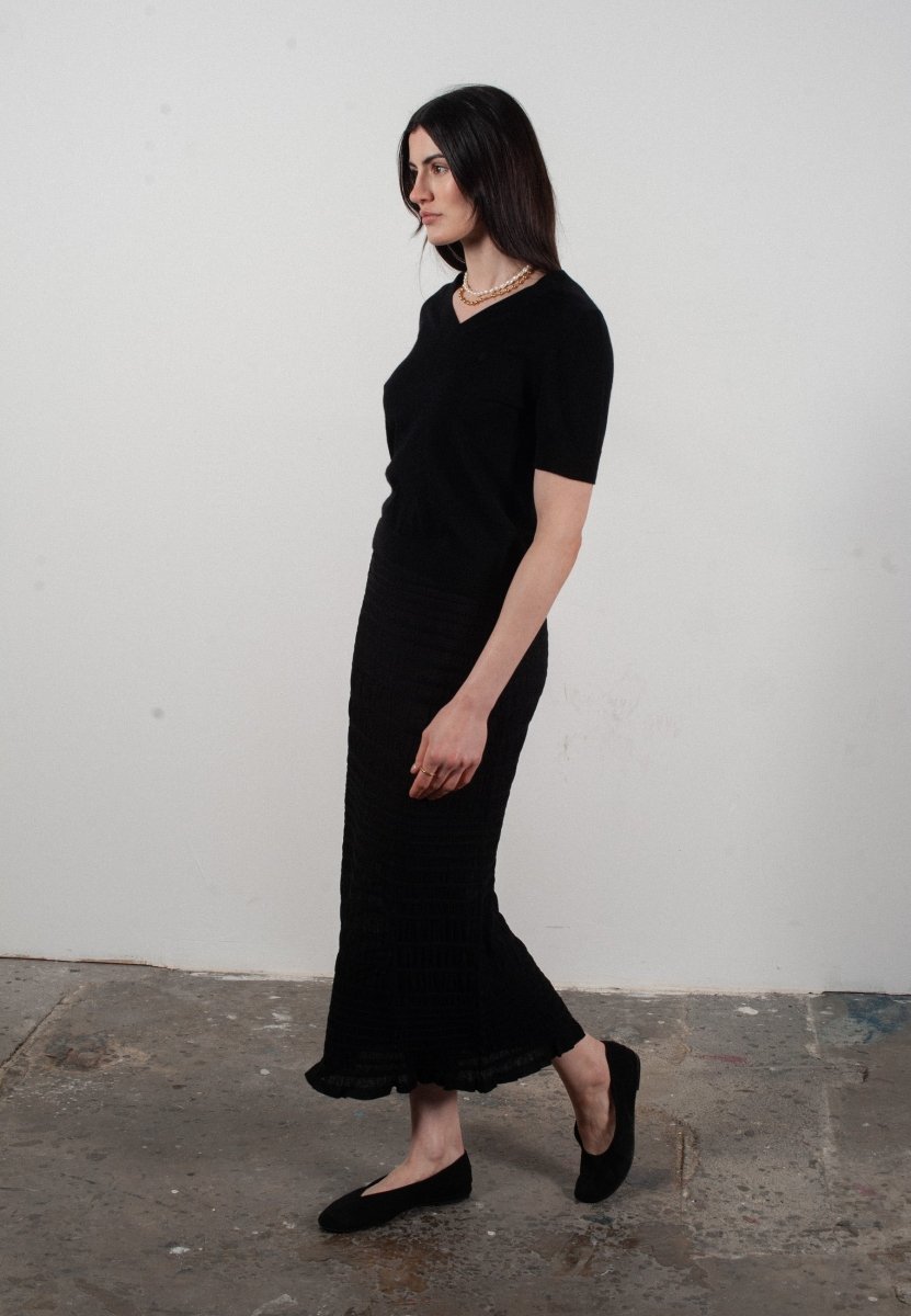 T-shirt col V manches courtes femme en cachemire et laine ultrafin noir - FRIDA 10 - Studio cashmere8