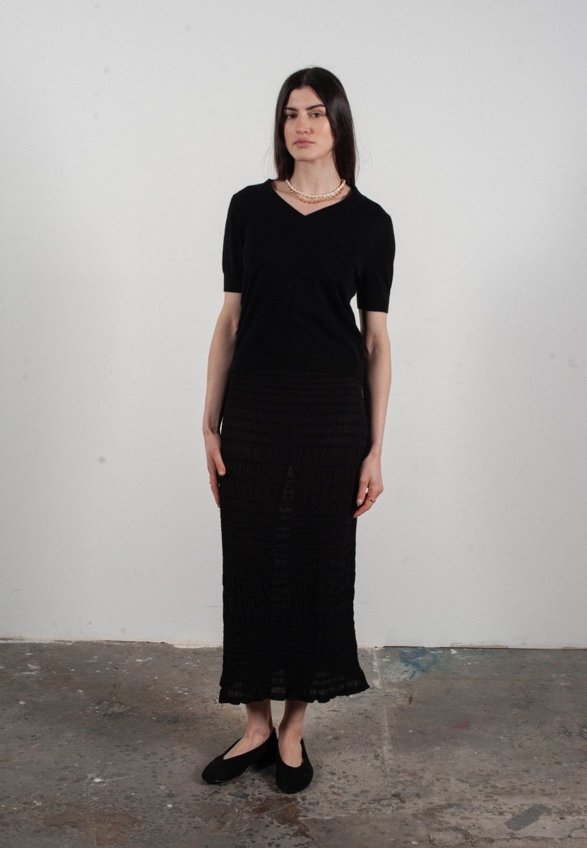 T-shirt col V manches courtes femme en cachemire et laine ultrafin noir - FRIDA 10 - Studio cashmere8