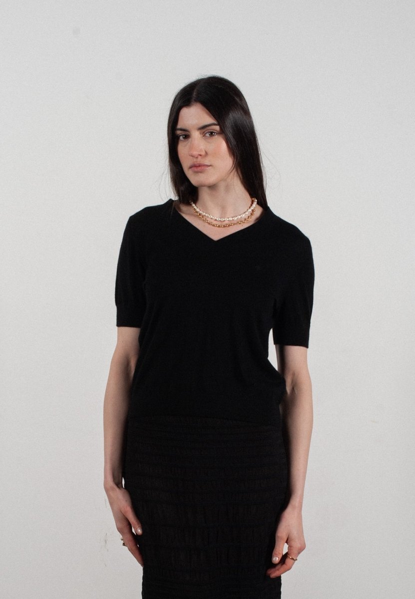 T-shirt col V manches courtes femme en cachemire et laine ultrafin noir - FRIDA 10 - Studio cashmere8
