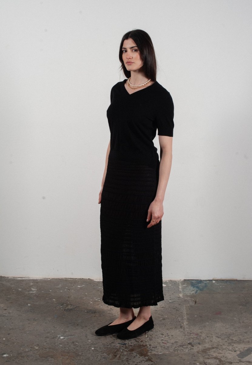 T-shirt col V manches courtes femme en cachemire et laine ultrafin noir - FRIDA 10 - Studio cashmere8